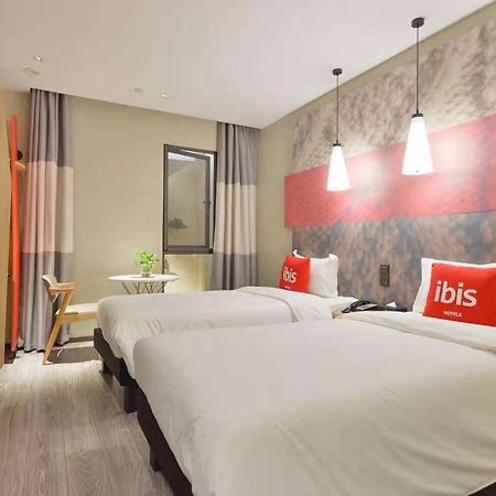 Ibis Shanghai North The Bund Zhoujiazui Road Zewnętrze zdjęcie